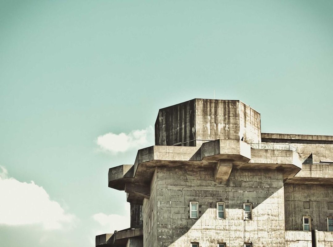 Beyond Powerlifting: Social Media and Business Ventures